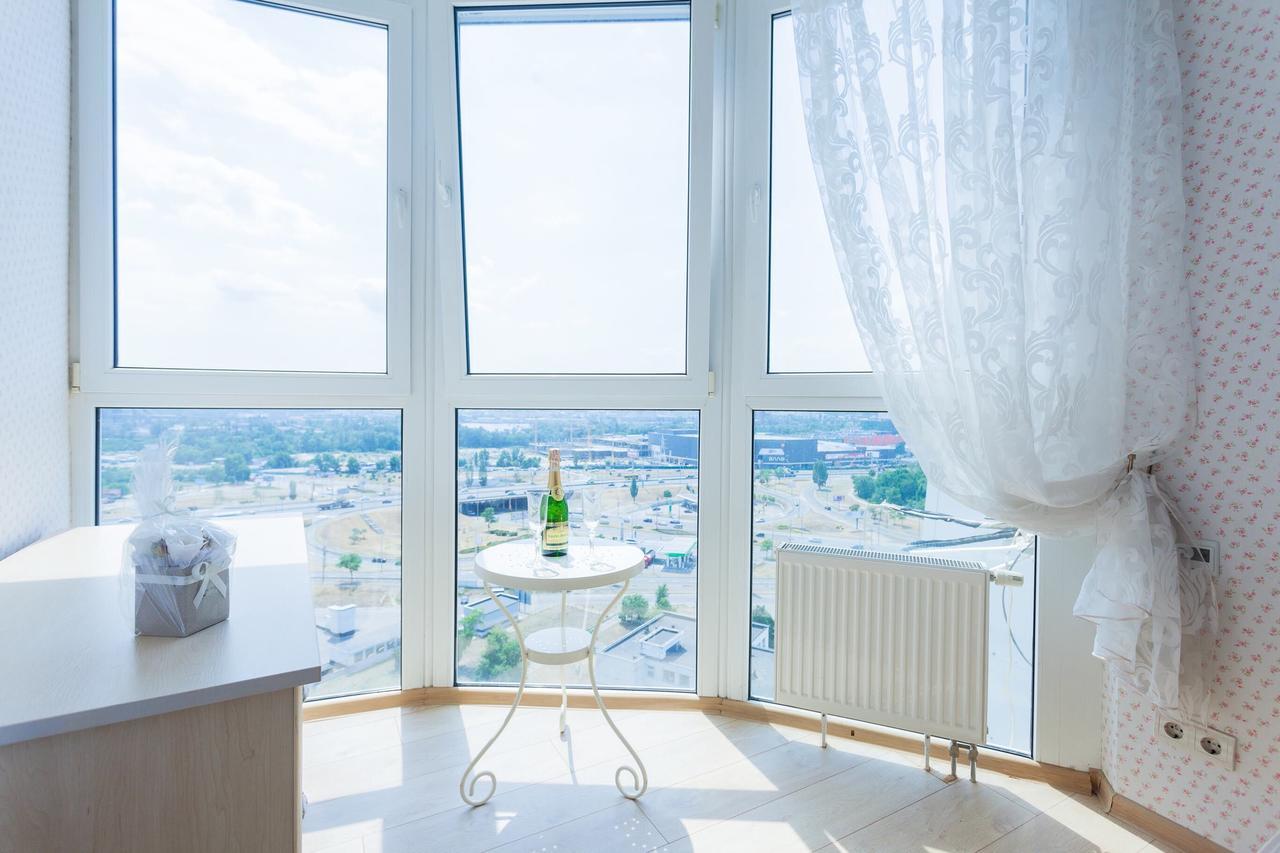 Stylish Views Apartments In The Parasol. Parus .Obolonskaya Embankment Kiev Exteriör bild